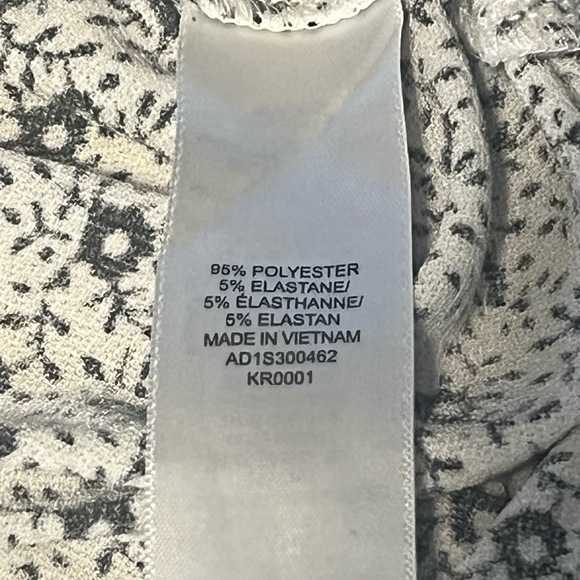 Adrianna Papell Blouse Long Peasant Sleeve Round Neck White and Black Medium - Picture 8 of 8